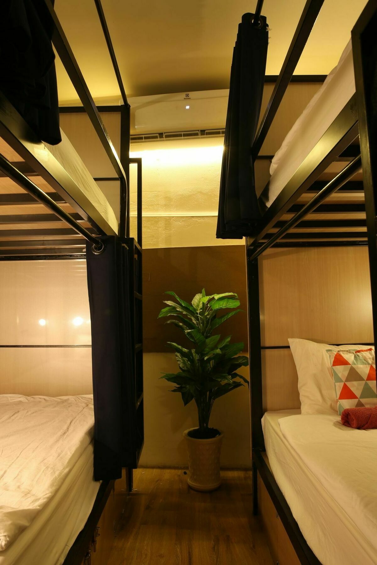 Oyo 708 The Cozi House - Homestay Thành Pho Ho Chí Minh Esterno foto