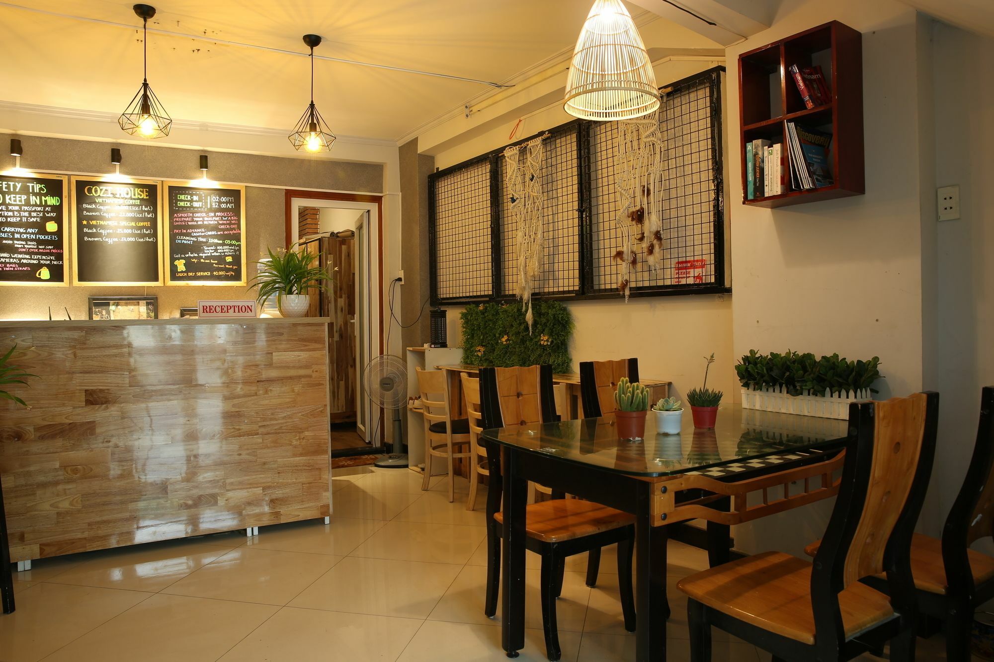 Oyo 708 The Cozi House - Homestay Thành Pho Ho Chí Minh Esterno foto