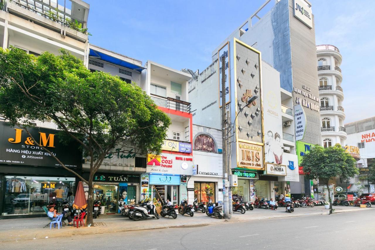 Oyo 708 The Cozi House - Homestay Thành Pho Ho Chí Minh Esterno foto